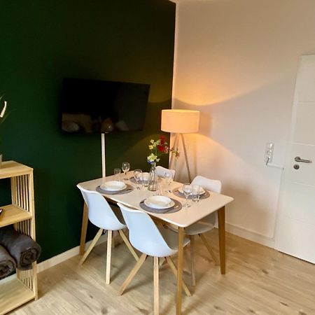 Modernes Apartment In City-Naehe เฟลนส์บวร์ก ภายนอก รูปภาพ
