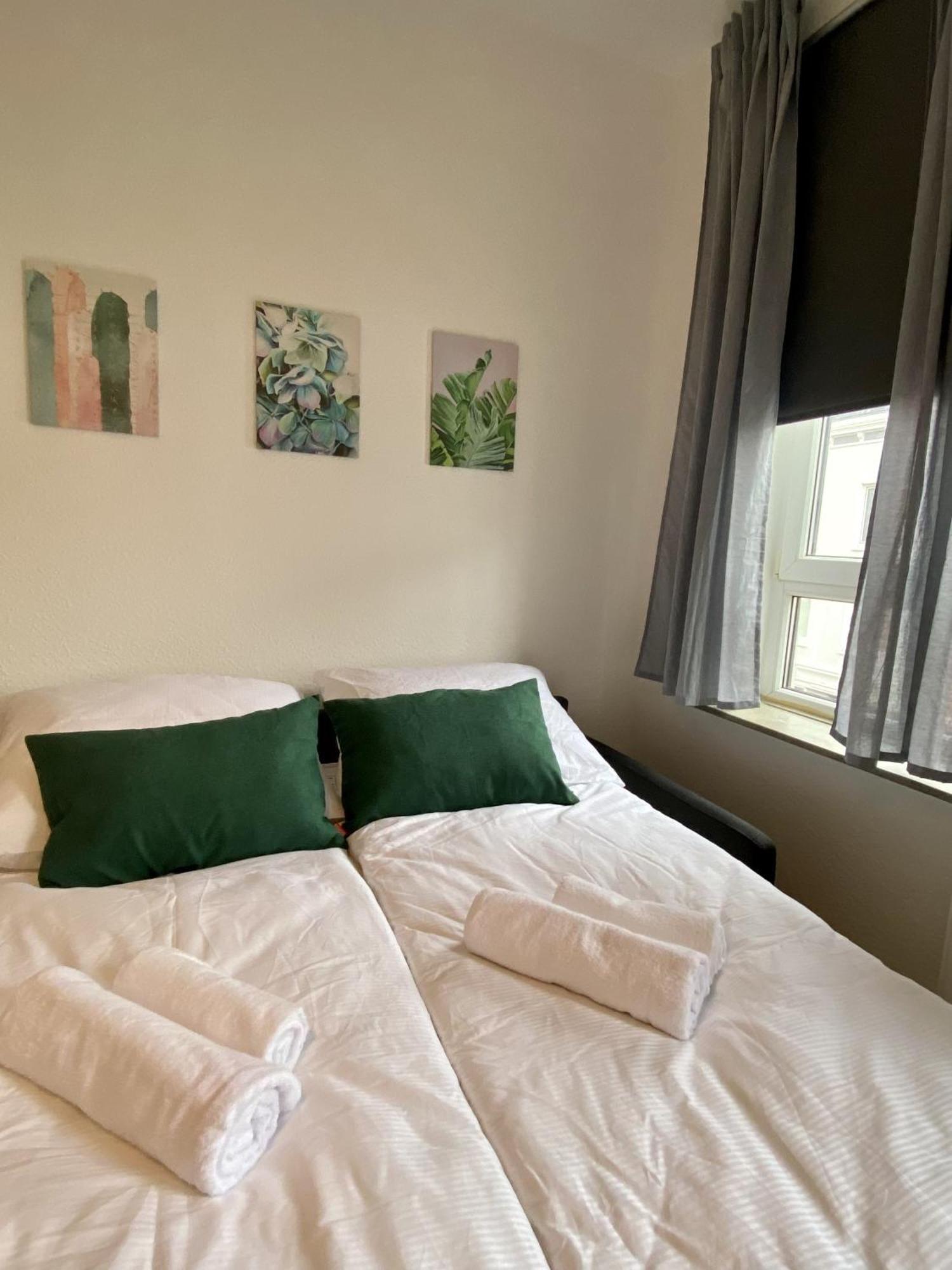 Modernes Apartment In City-Naehe เฟลนส์บวร์ก ภายนอก รูปภาพ
